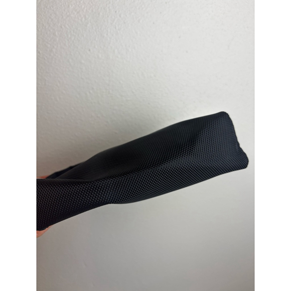 TUMI Black Cosmetic Bag One Size with Red Logo travel designer vacation makeup - Picture 4 of 7